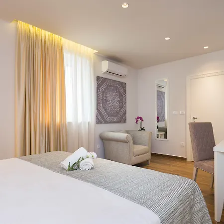 Balatura The Fine 스플리트