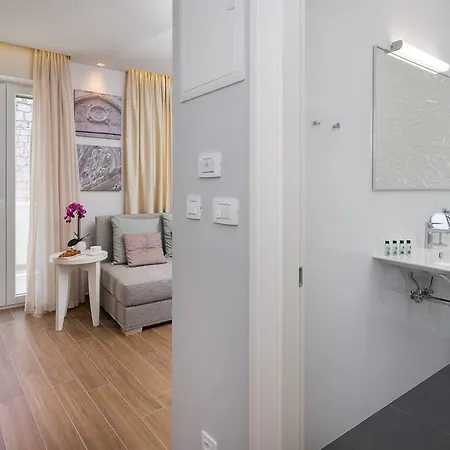 Balatura The Fine 스플리트