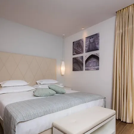 B&B Balatura The Fine 스플리트