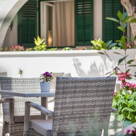 Couette-café Balatura The Fine Split